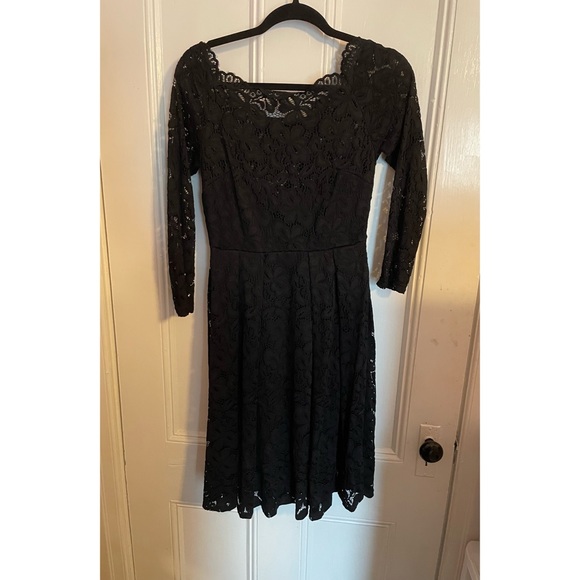 Elegant Lace Off Shoulder Dress - Picture 10 of 12